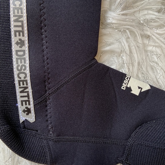 Descente Unisex Biking Socks - Picture 3 of 5